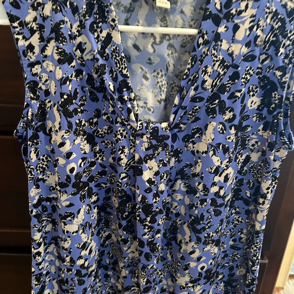 Dana Buchman Blue and Black Patterned Sleeveless Top